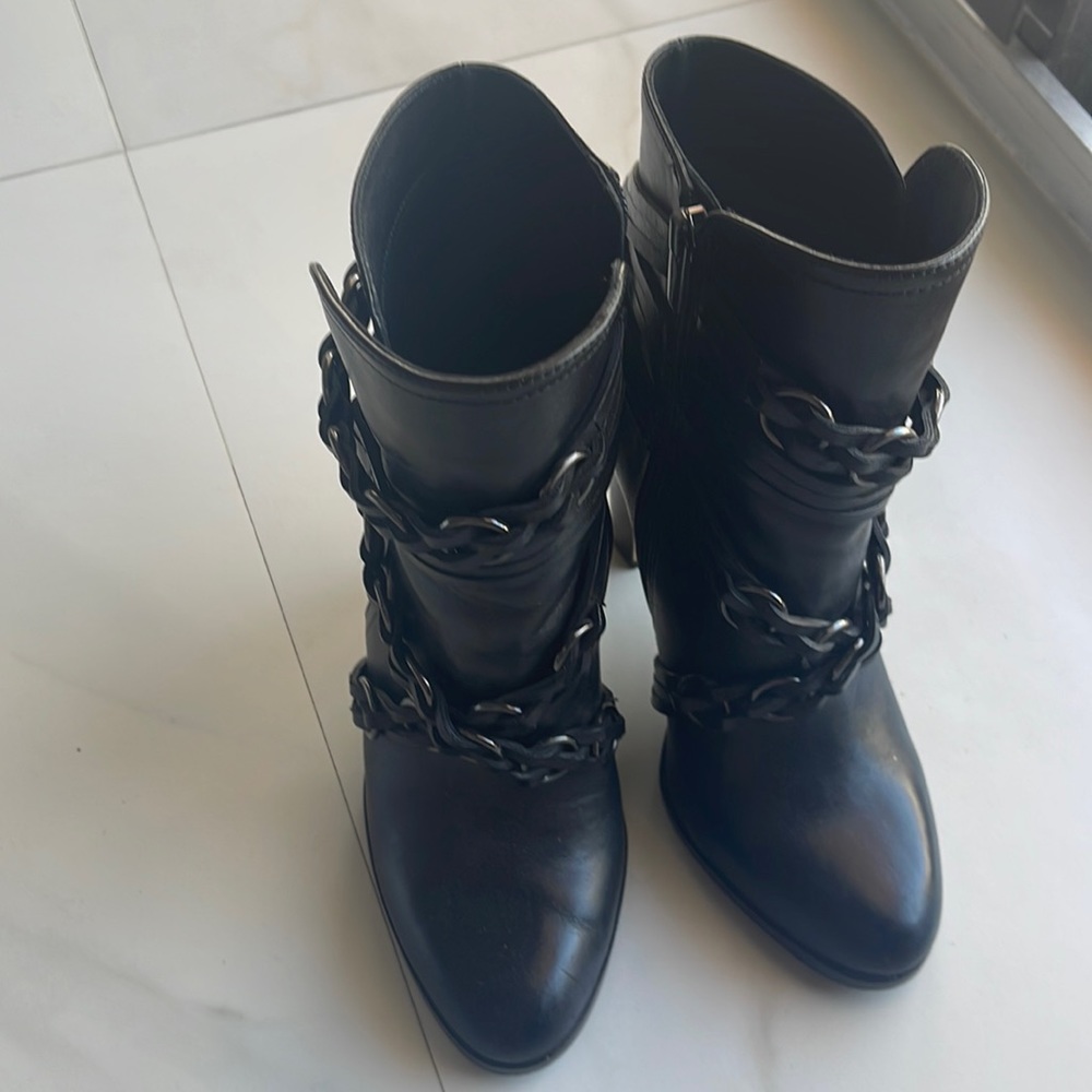 Ankle boots